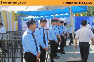 GIÁ THUÊ BẢO VỆ GIỮ XE
