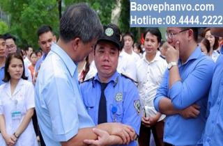NGƯỜI LÀM DỊCH VỤ BẢO VỆ SƯỚNG HAY KHỔ