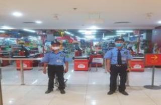 'Bảo vệ'những người hùng nơi tuyến đầu chống dịch Covid-19